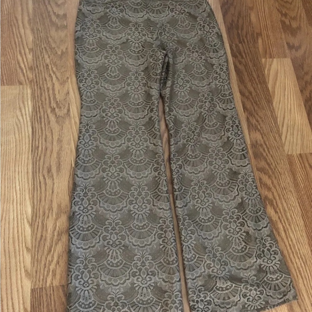 V Christina Women's Size Medium Tan Lace Pants
